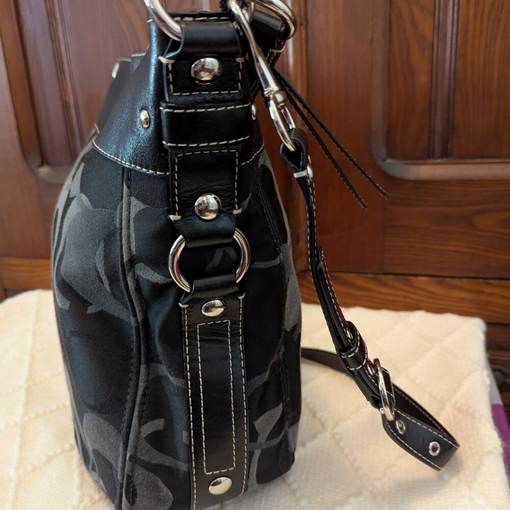 Coach Zoe Optic Hobo Shoulder Bag - F14710 - Picture 4 of 11